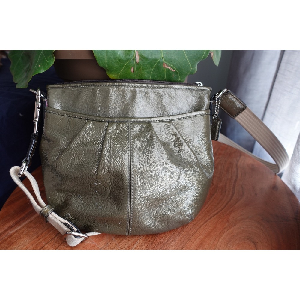 Vintage COACH CIRCA 2000 gray over shoulder Leather Bag